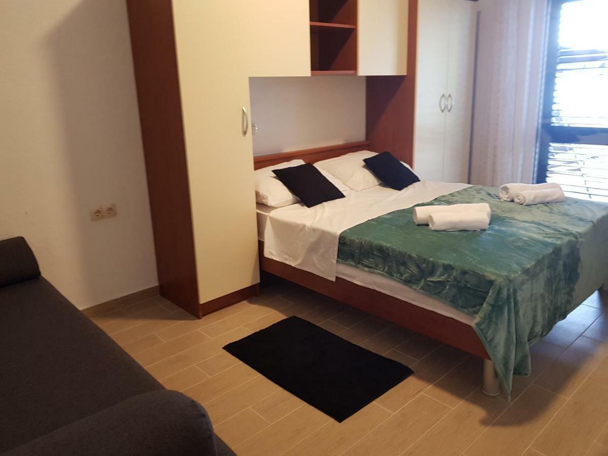 "Laurier" Rooms & Apartments Celina Bagian luar foto