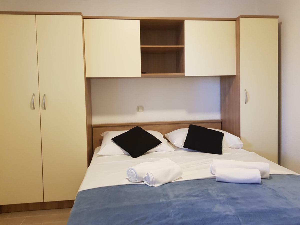 "Laurier" Rooms & Apartments Celina Bagian luar foto