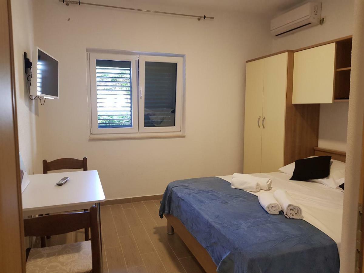 "Laurier" Rooms & Apartments Celina Bagian luar foto