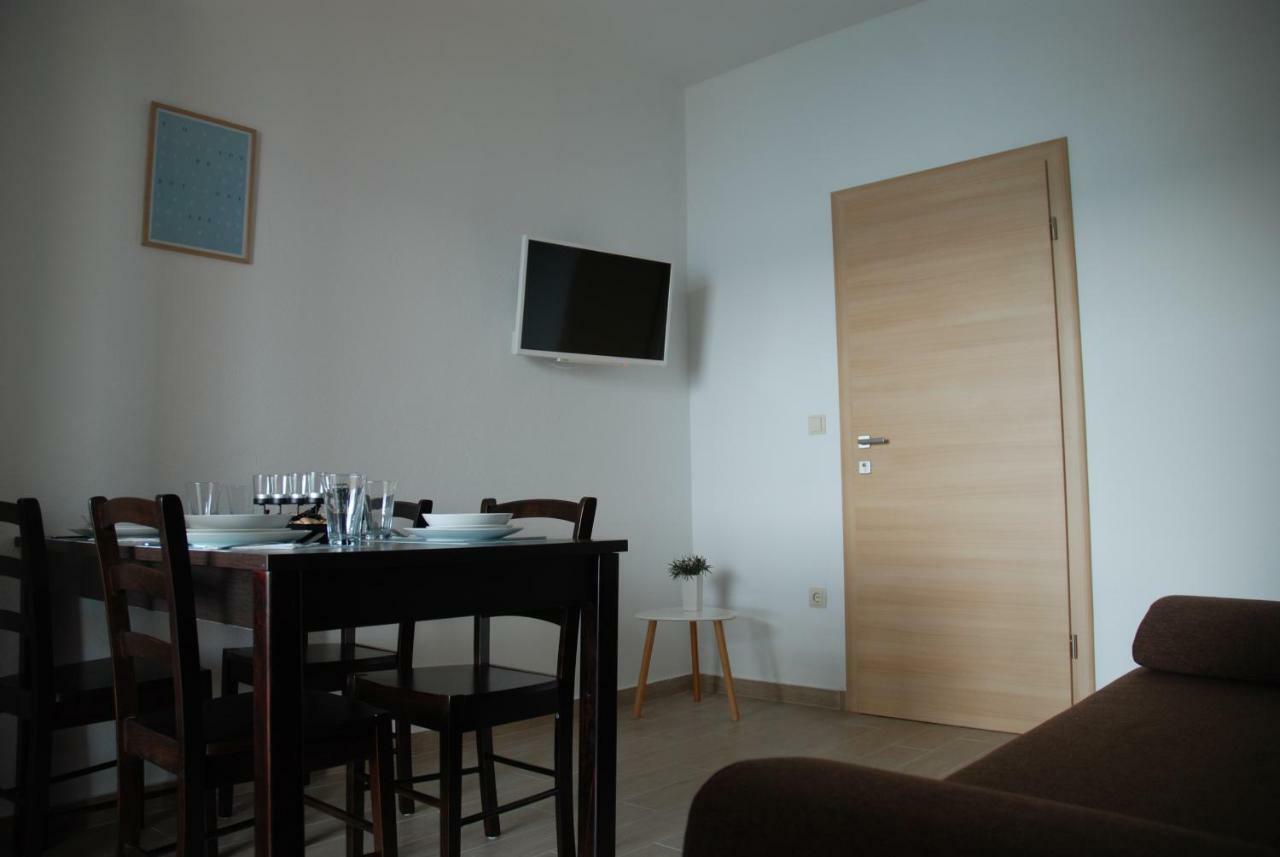 "Laurier" Rooms & Apartments Celina Bagian luar foto