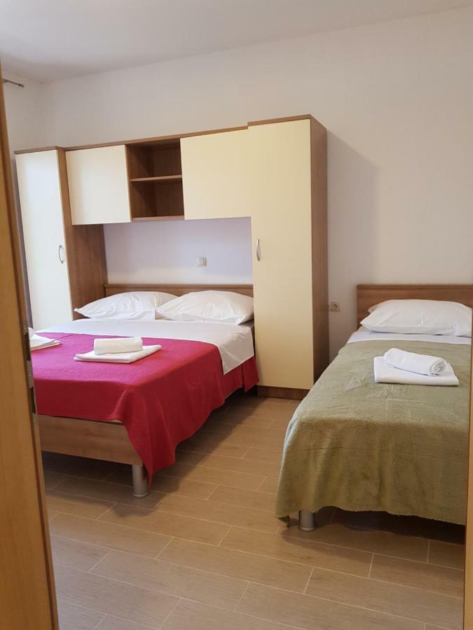 "Laurier" Rooms & Apartments Celina Bagian luar foto