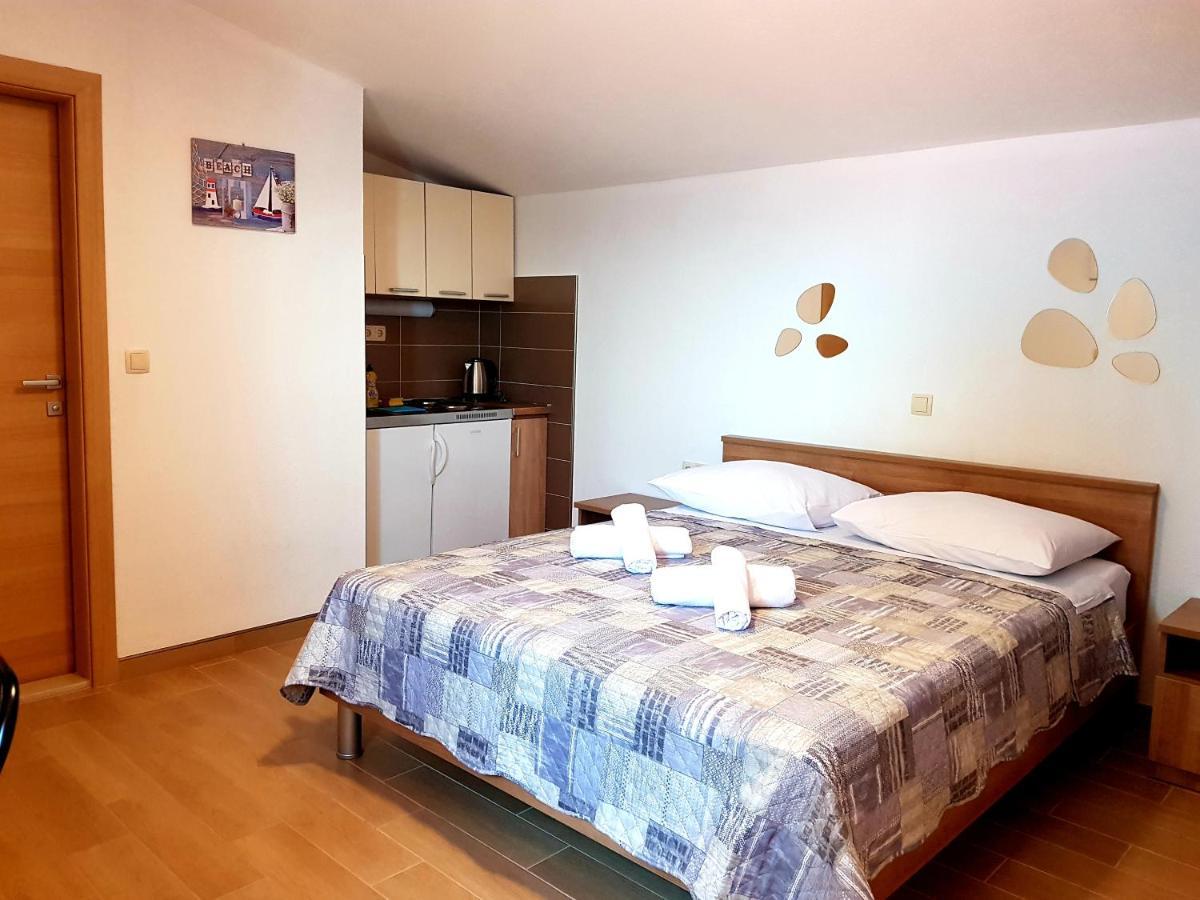 "Laurier" Rooms & Apartments Celina Bagian luar foto